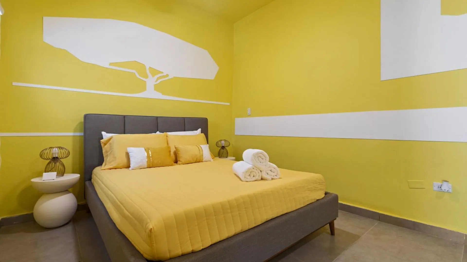 Artistic One-Bedroom Garden Apartment In Sj Mm9 San Juan