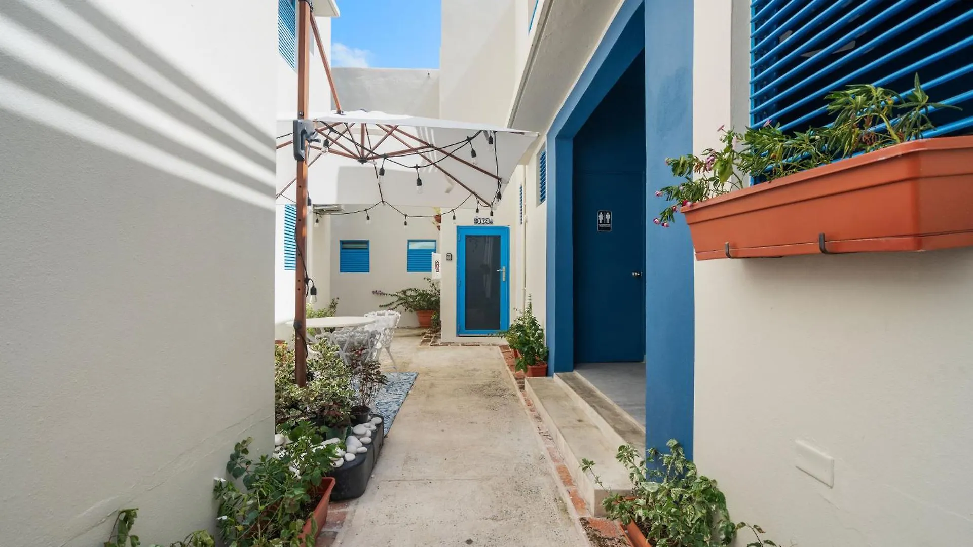 Artistic One-Bedroom Garden Apartment In Sj Mm9 San Juan